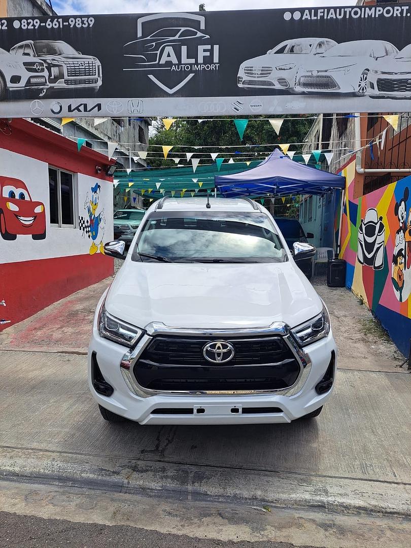 jeepetas y camionetas - Toyota Hilux full 2022