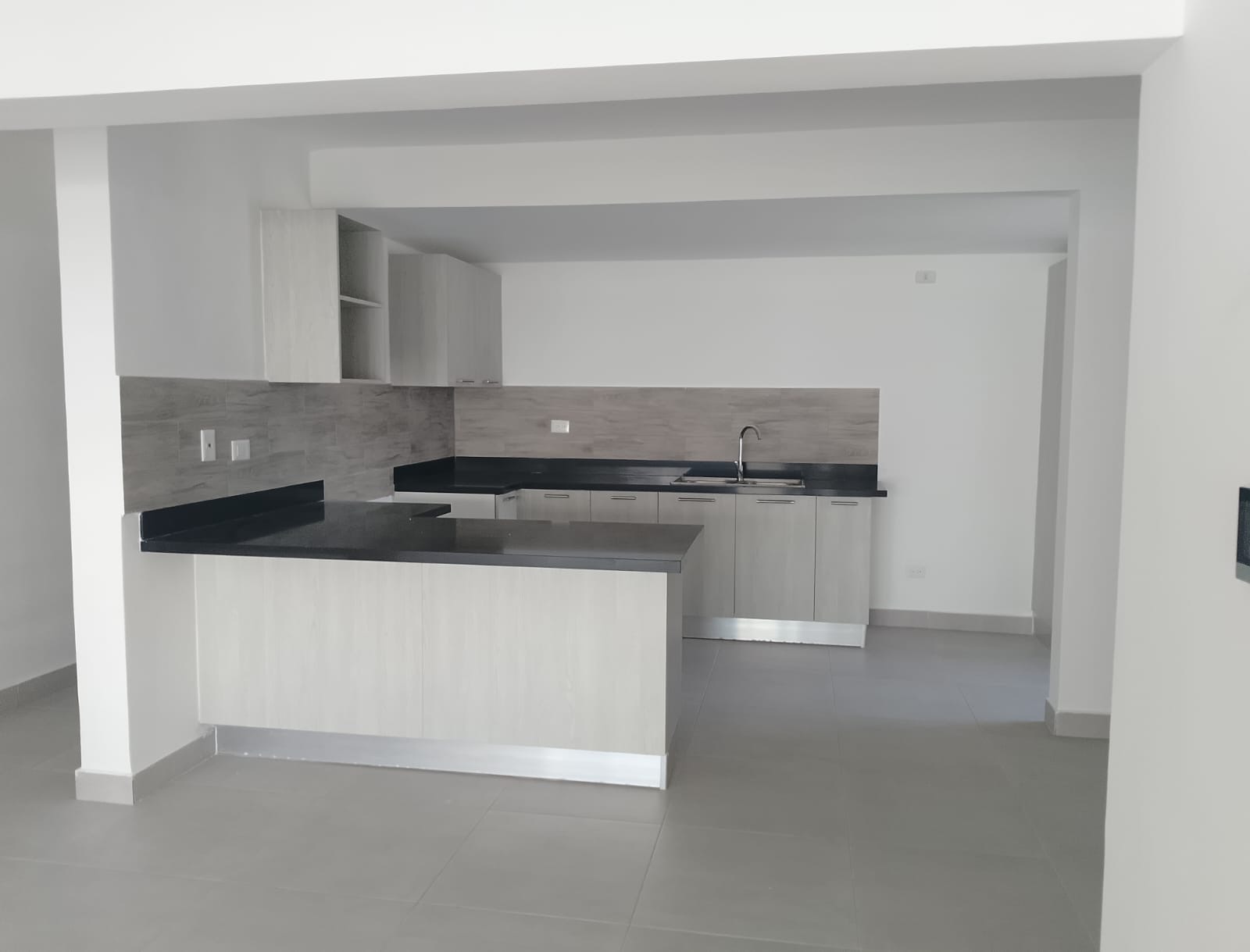 apartamentos - Alquiler apartamento en la Cayetano Germosen 7