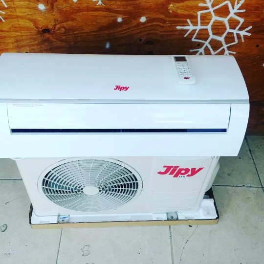 aires acondicionados y abanicos - VENTA DE AIRES 12,000BTU INSTALACIÓN INCLUIDA