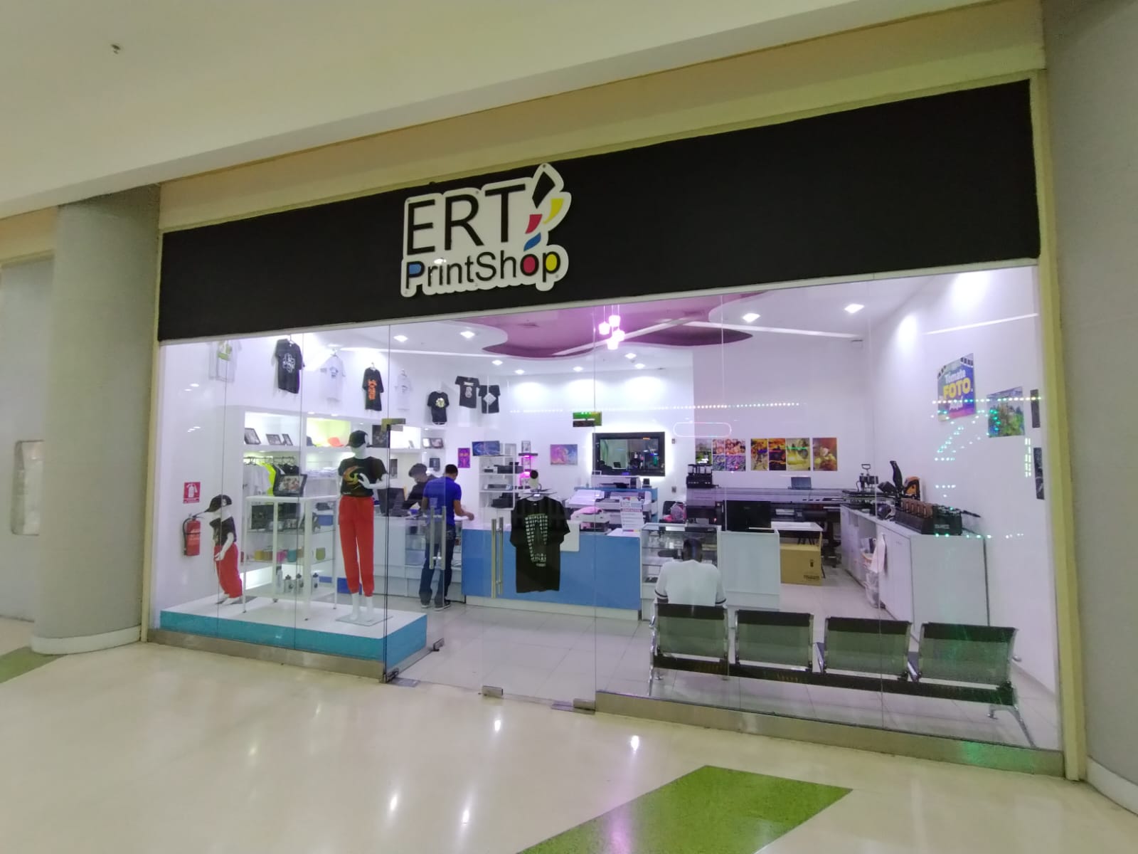 negocios en venta - SE VENDE CENTRO DE IMPRESON EN SAMBIL 0