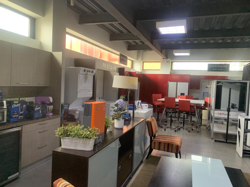 oficinas y locales comerciales - Local comercial en alquiler en Paraíso 7