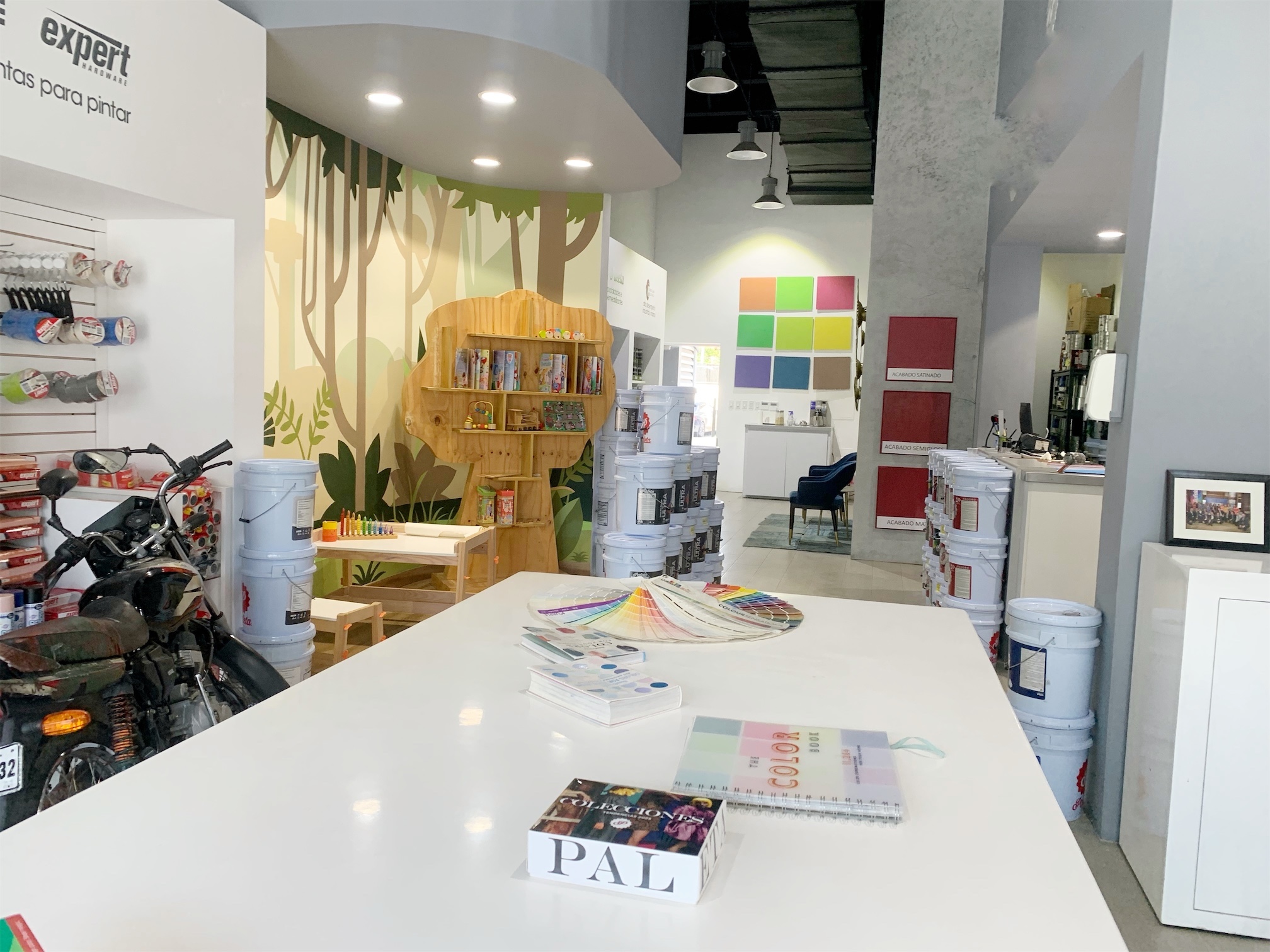 oficinas y locales comerciales - Local en bella vista 4