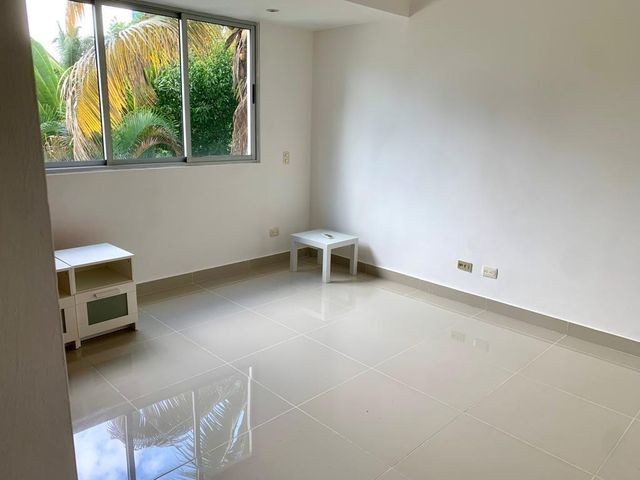 apartamentos - Apartamento amueblado en venta #24-1054 Evaristo Morales, piso medio, 2 dormit. 4