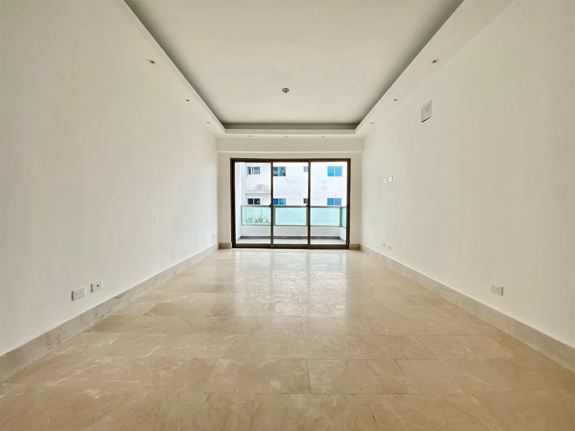 apartamentos - Apartamento de 3 habitaciones en alquiler ubicado en Evaristo Morales  1