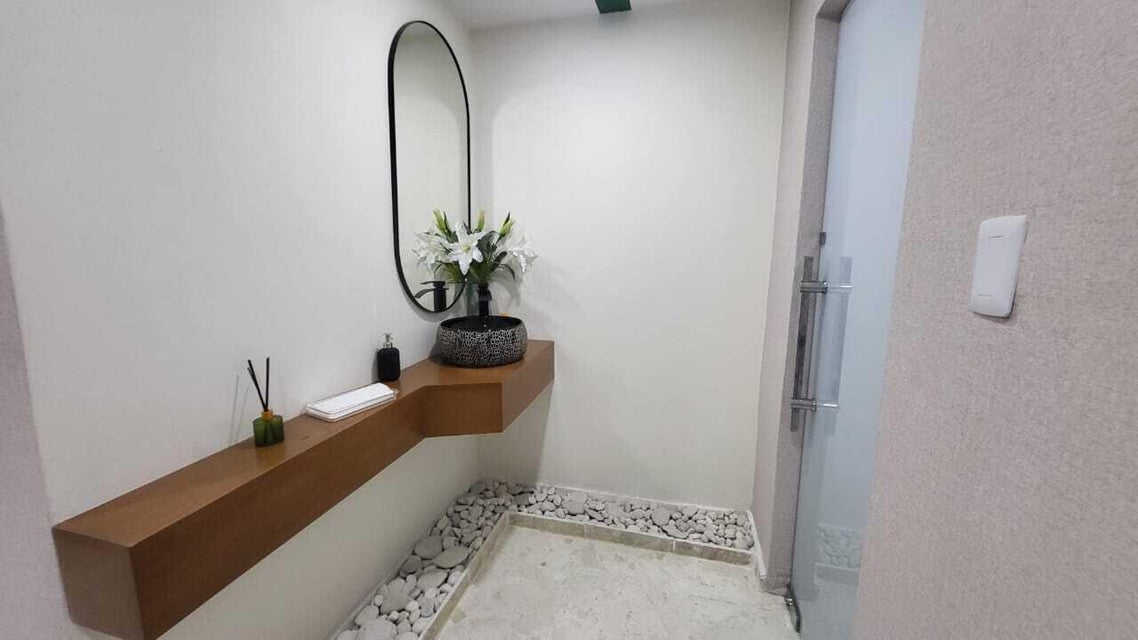 oficinas y locales comerciales - Oficina en alquiler en el Millón 2