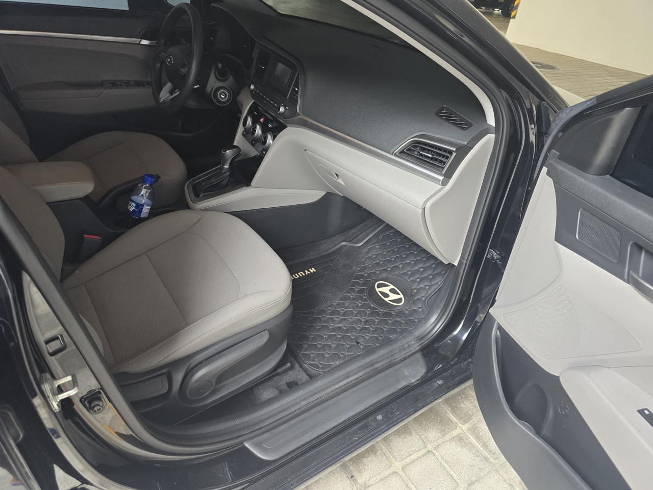 carros - Hyundai Avante color negro  3