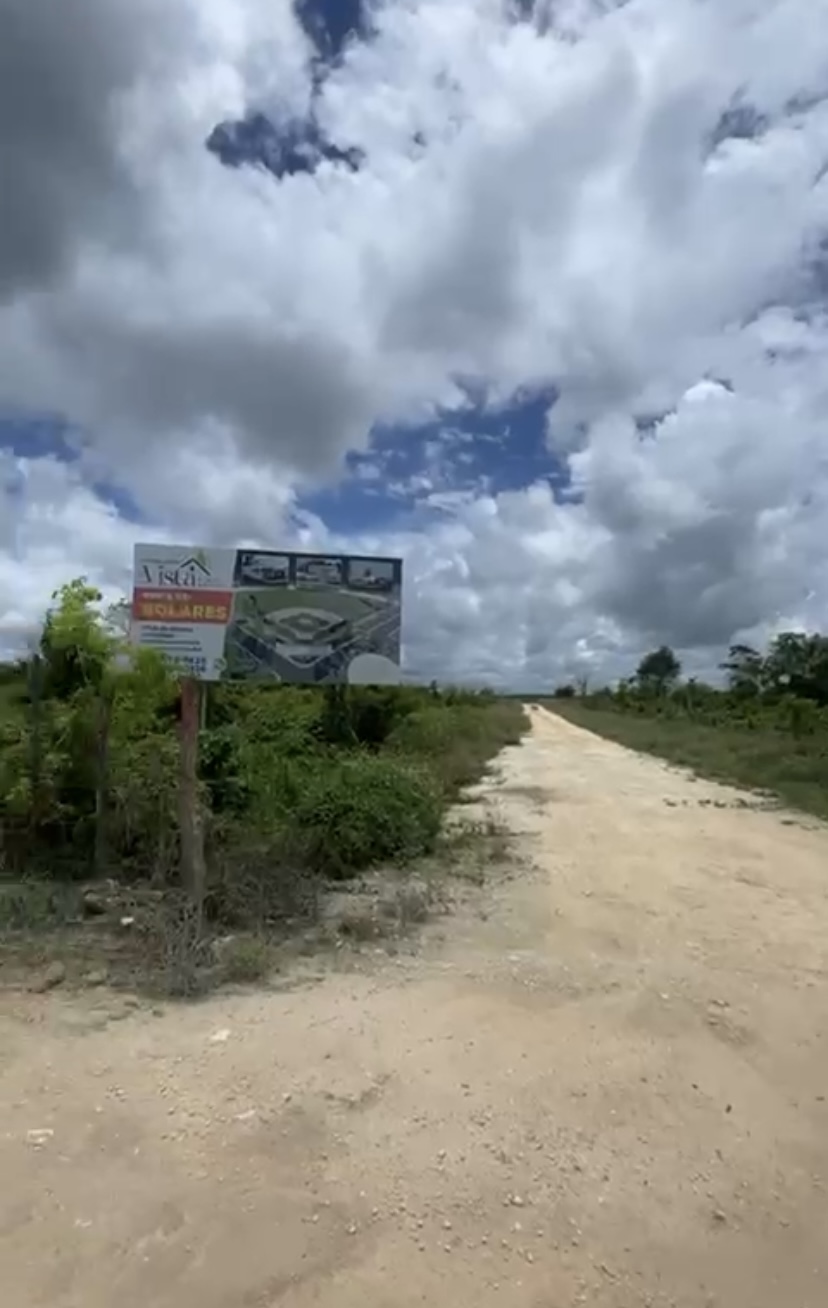 solares y terrenos - Vendo solar en bávaro punta cana (legal)  0