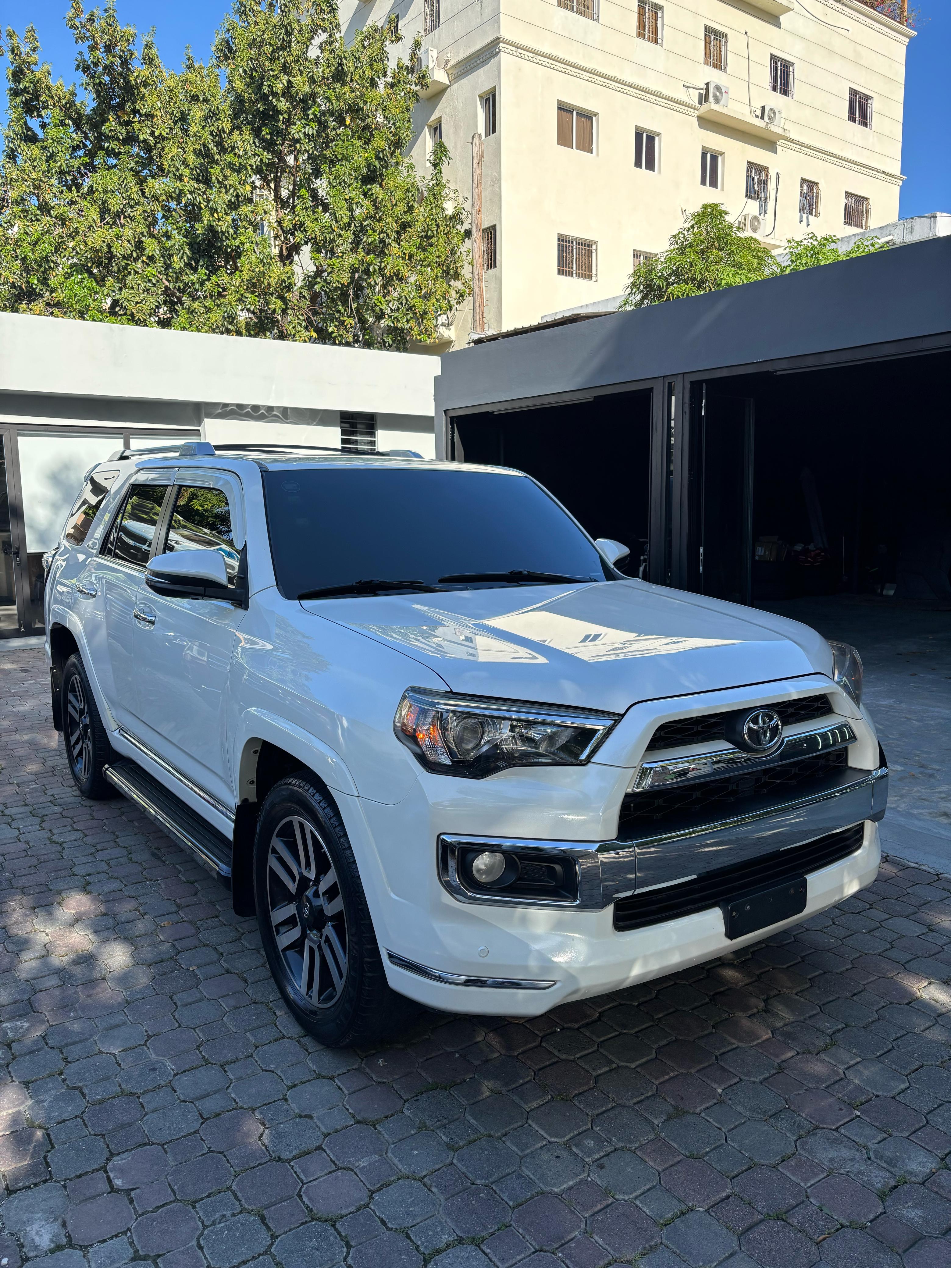 jeepetas y camionetas - Toyota 4Runner Limited 2015 1