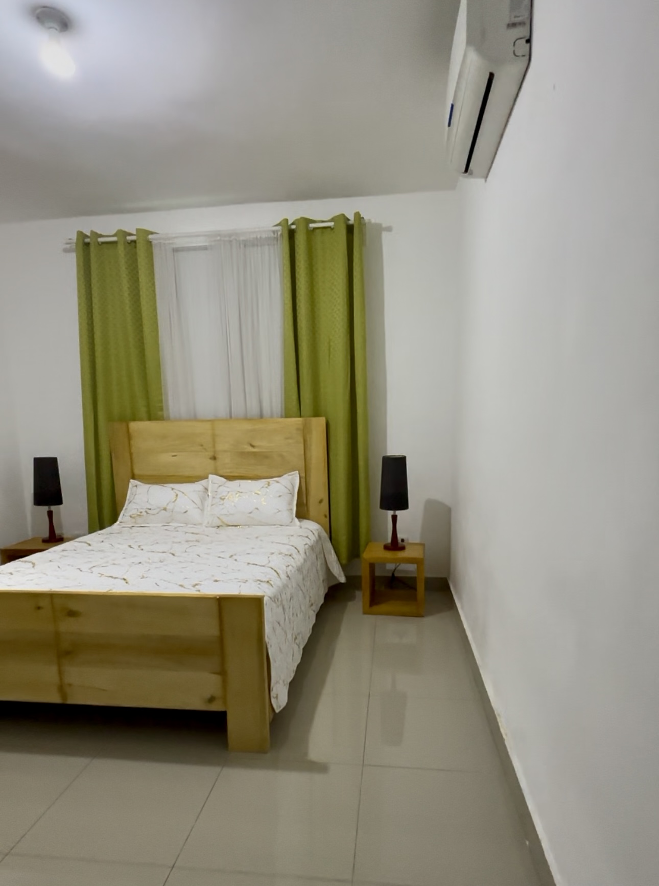 habitaciones y viviendas compartidas - Habitación en alquiler en Av. Rep. De Colombia  0