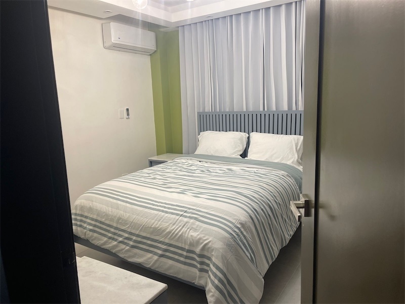 apartamentos - Apartamento en piso alto de venta en La Esmeralda 1