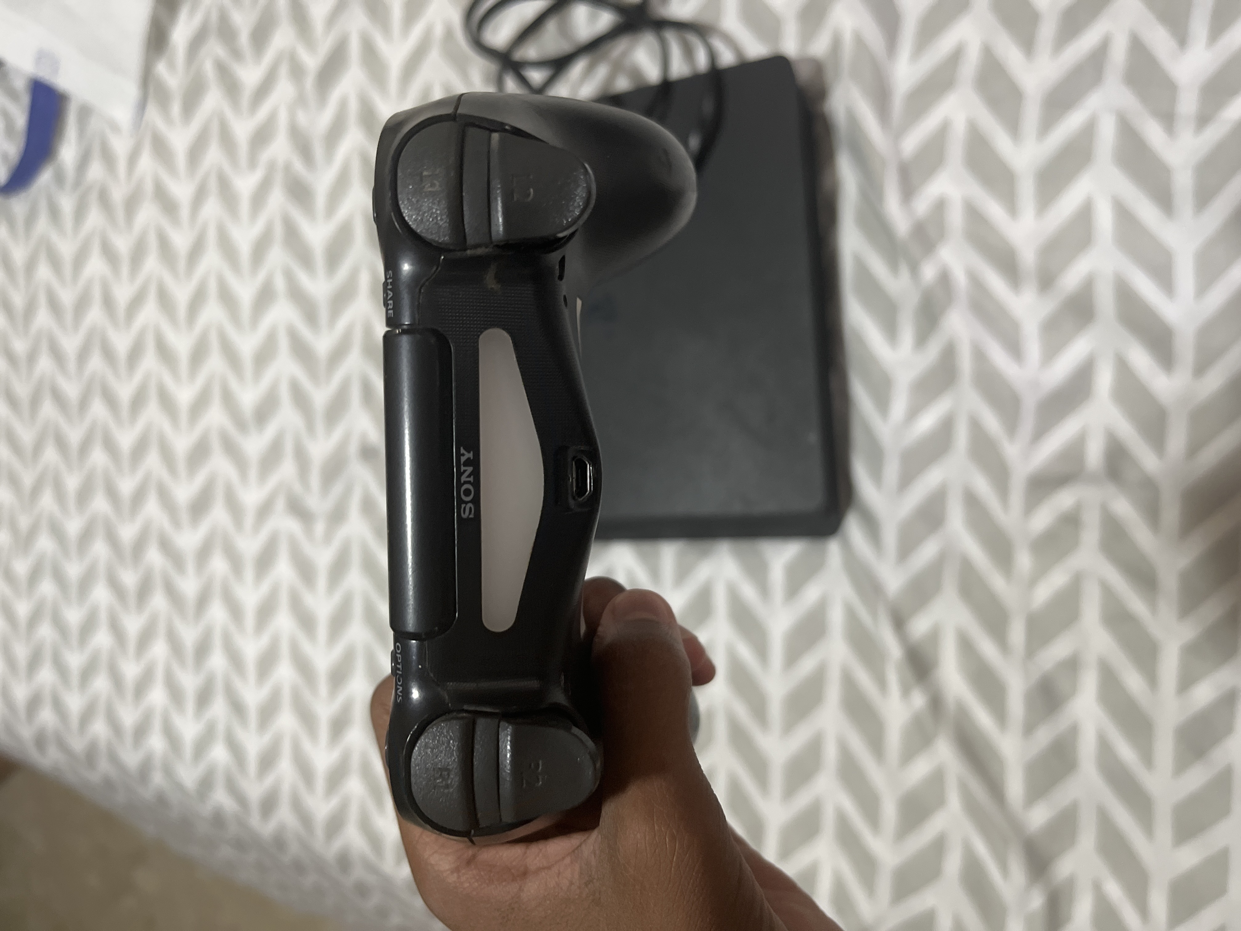 consolas y videojuegos - PS4 Slim usada, Control PS4 y fuente de alimentación  2