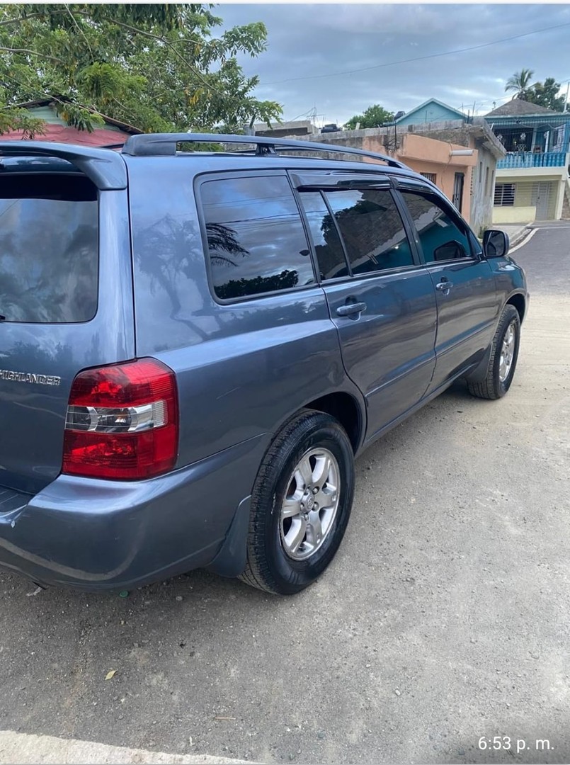 jeepetas y camionetas - Se vende Toyota Highlander 2007 580 mil negociable nueva para su Año  6