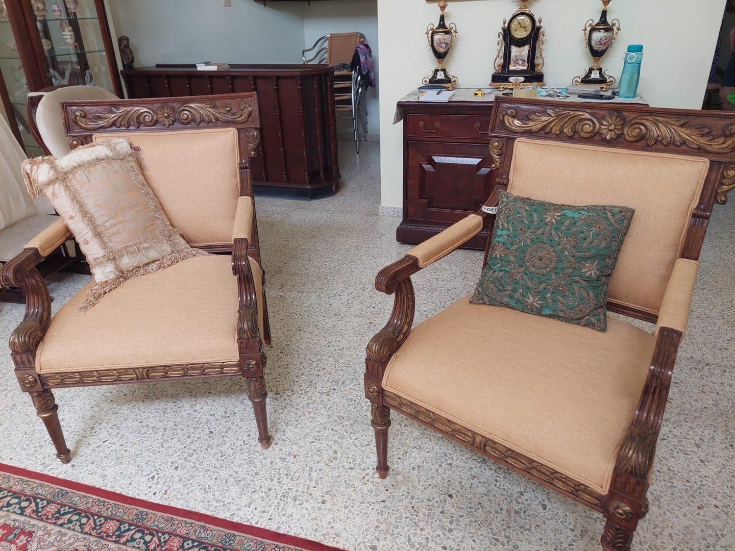 muebles y colchones - Vendo Hermoso juego de sala (SOFA, MESA Y BUTACAS)
 8