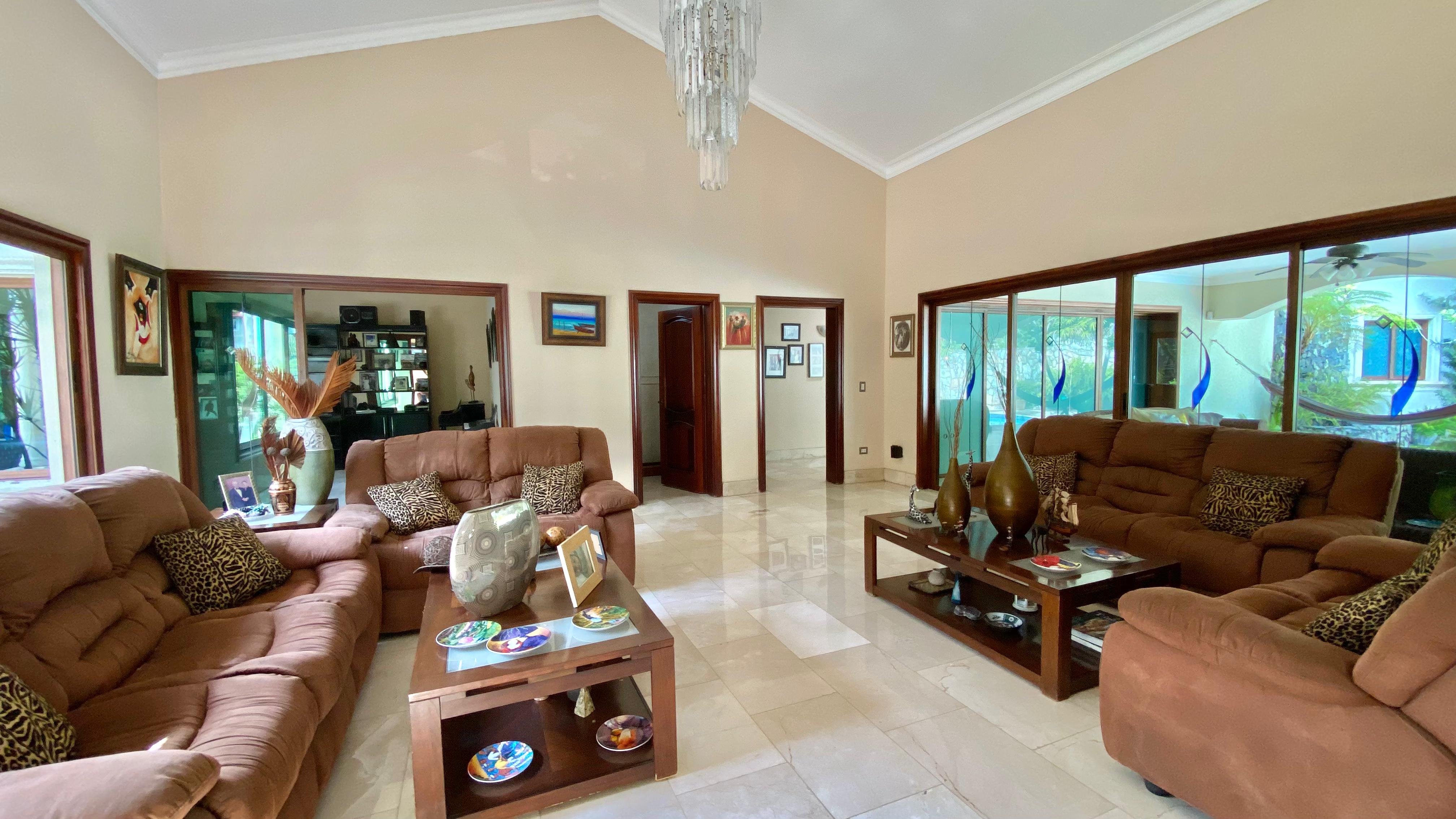 casas - Imponente Mansión en Cuesta Hermosa II, 5 HABS, 1000 Mts2 Patio, Piscina REBAJAD 1