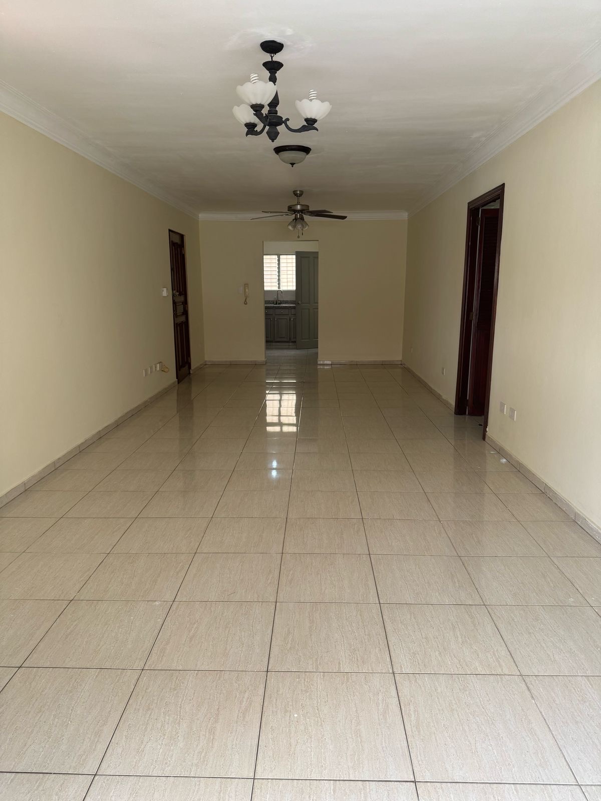 apartamentos - se alquila hermoso apartamento en una de las mejores zonas, un clásico. 
 8