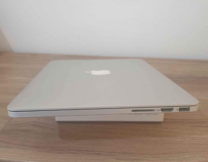 computadoras y laptops - Laptop MacBook Pro 2015, pant Retina 13,3'', 128GB, 8GB RAM, Core i5 como nueva 3