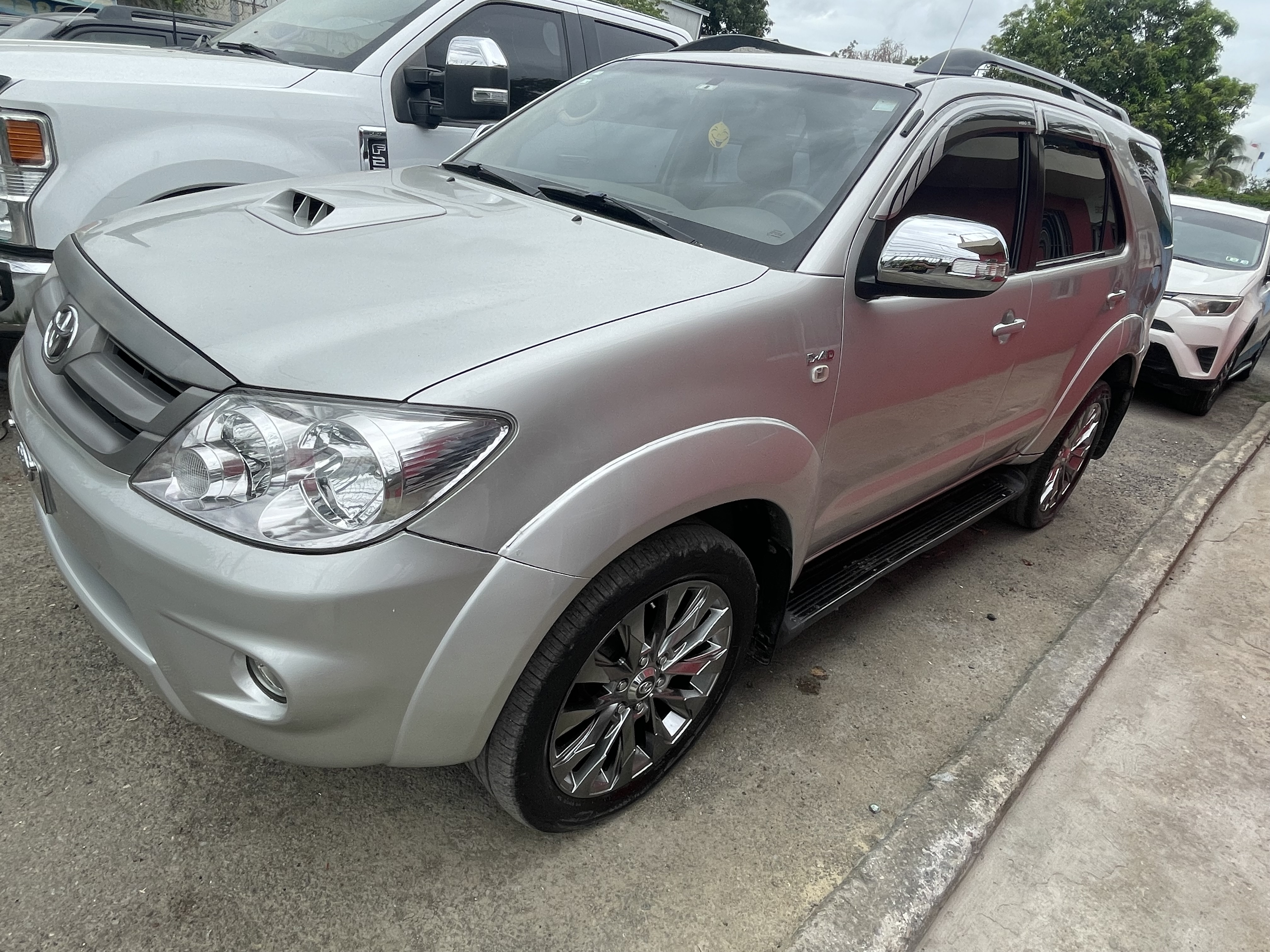 jeepetas y camionetas - toyota fortuner 2008 La mas nueva de ese modelo