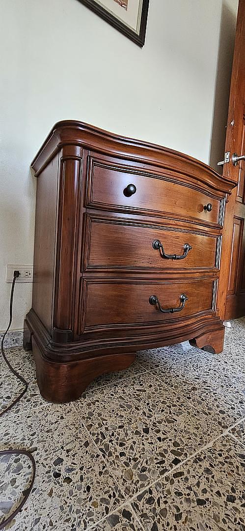 muebles y colchones - Juego de Aposento King 0