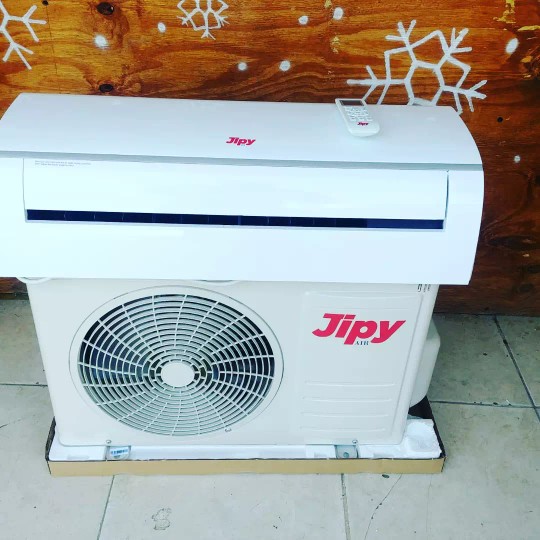 aires acondicionados y abanicos - VENTA DE AIRES 12,000BTU INSTALACIÓN INCLUIDA 1