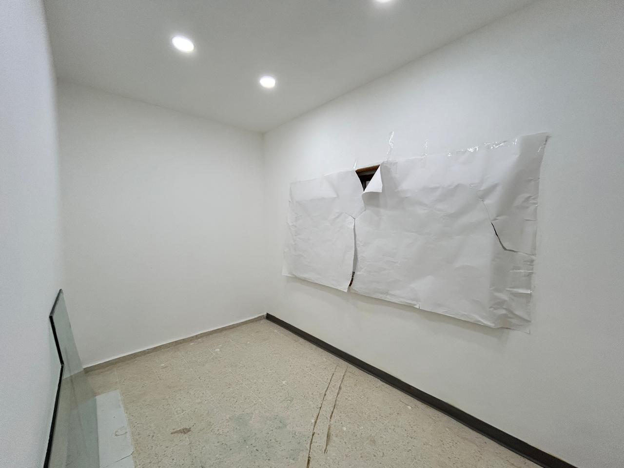 oficinas y locales comerciales - Local 130 mts en plaza JM, espacio se ajusta a distintas actividades  6
