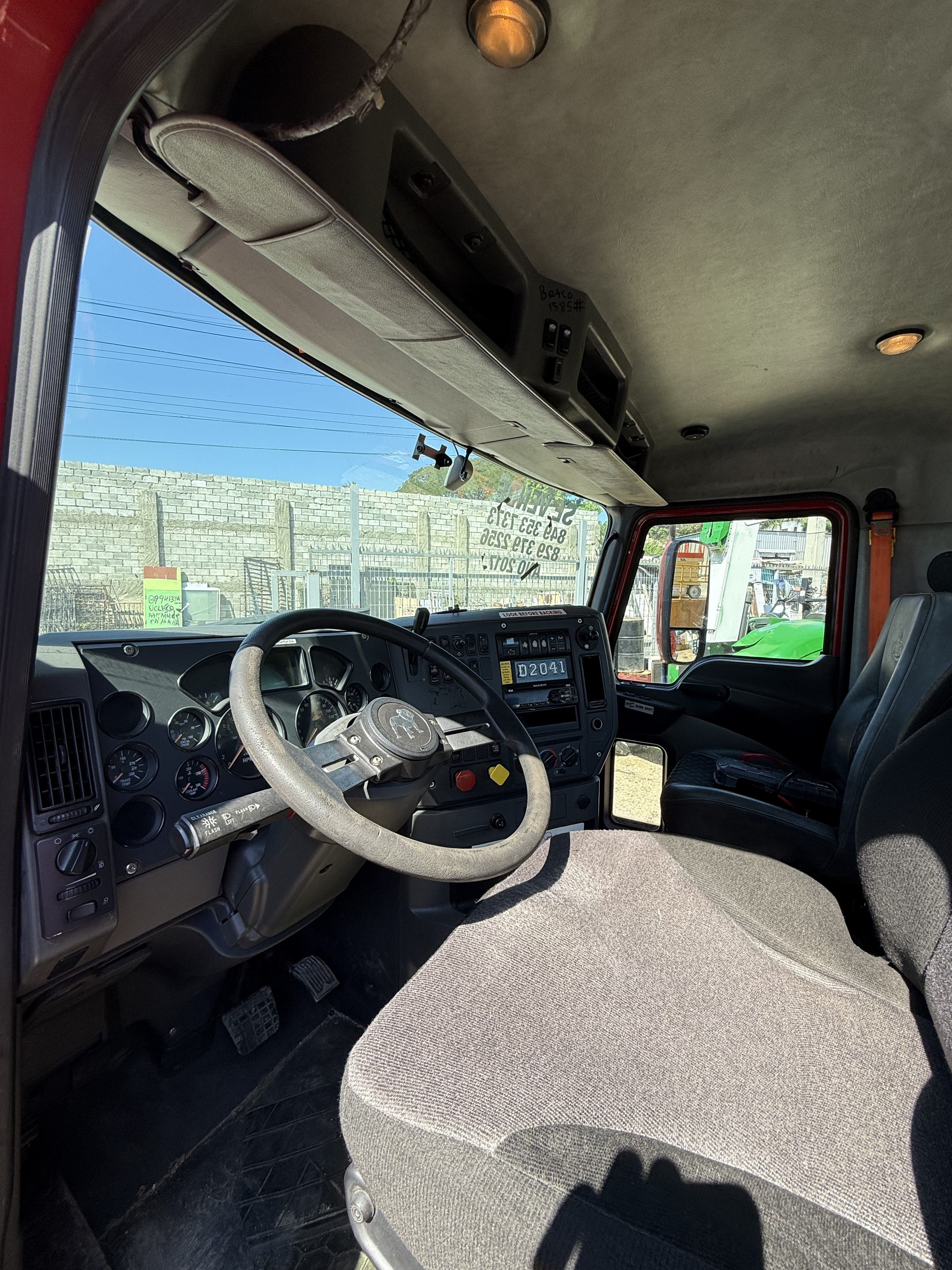 camiones y vehiculos pesados - MACK PINNACLE 2017 1