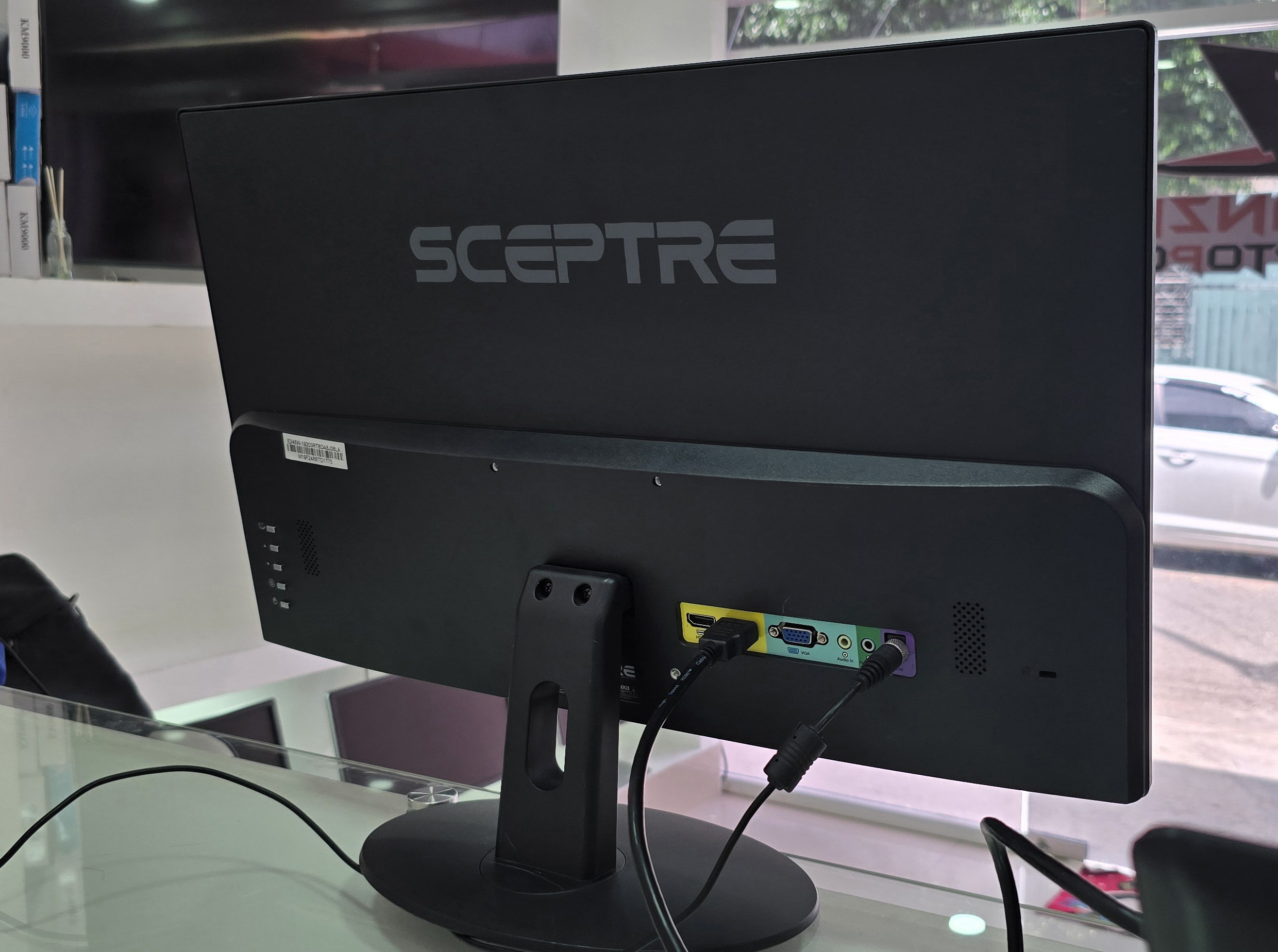 computadoras y laptops - Monitor Sceptre Sin Bordes 24 Pulgadas dos hdmi  1