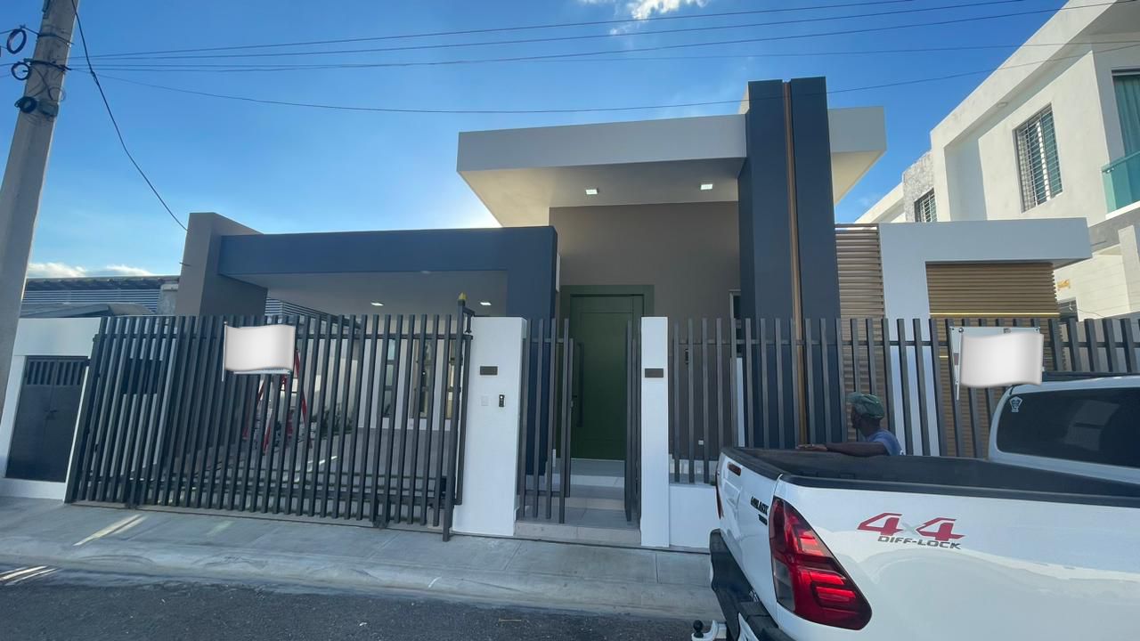 apartamentos - Casa en Proyecto Cerrado, Llanos de Gurabo 2