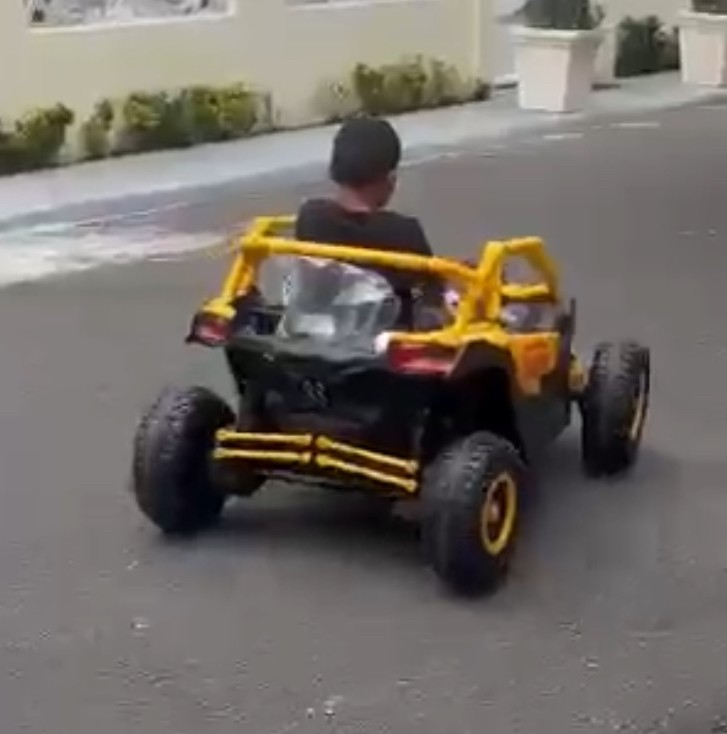 coches y sillas - Carros eléctricos para niños de 2 a 10 años.  
Diferentes colores. 5