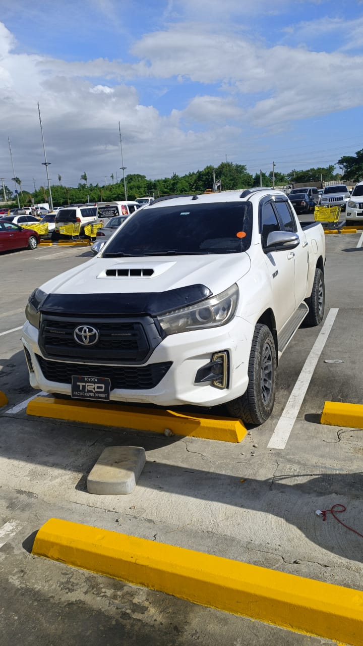 jeepetas y camionetas - Toyota Hilux 2016