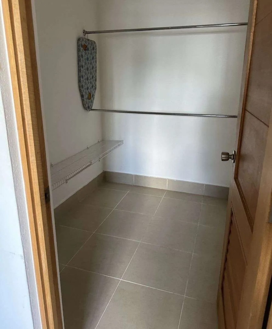 apartamentos - Apartamento en alquiler de 1 hab Evaristo Morales
$750usd. Amueblado $830usd.  5
