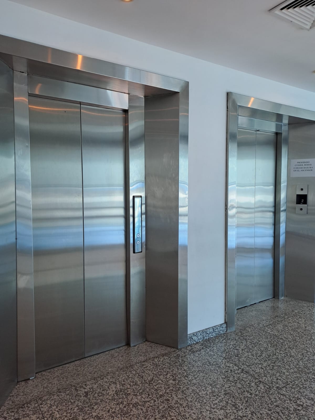 oficinas y locales comerciales - Alquilo oficina  edifcorporativo arroyo hondo viej 7