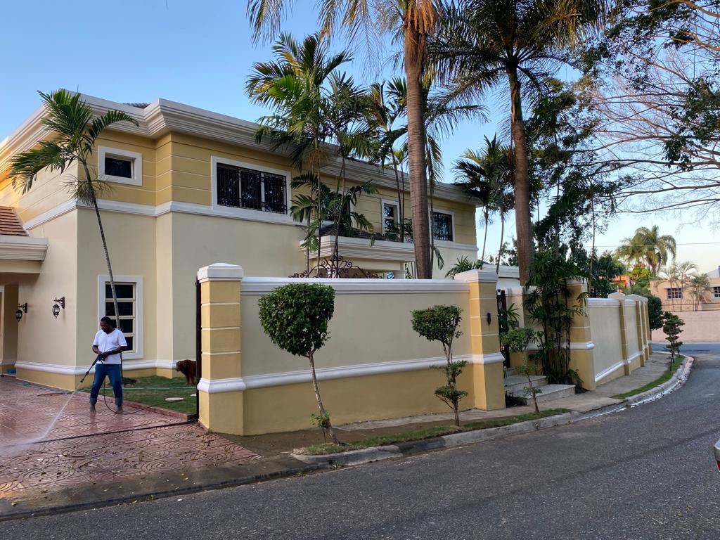casas - Venta de casa en las praderas con 850mts Distrito Nacional  2