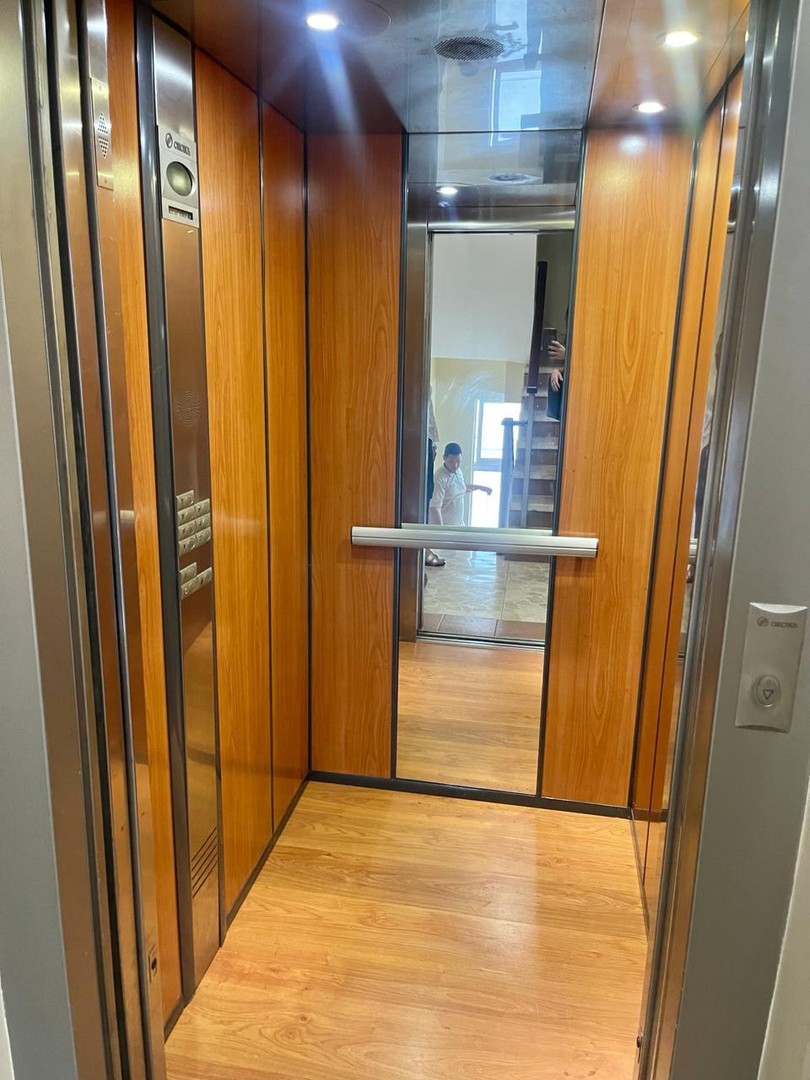 apartamentos - Se vende Penthouse en Urb Real

325mts
 4 Hab
4.5 Baños
3 Parq
 U$$ 330,000 1