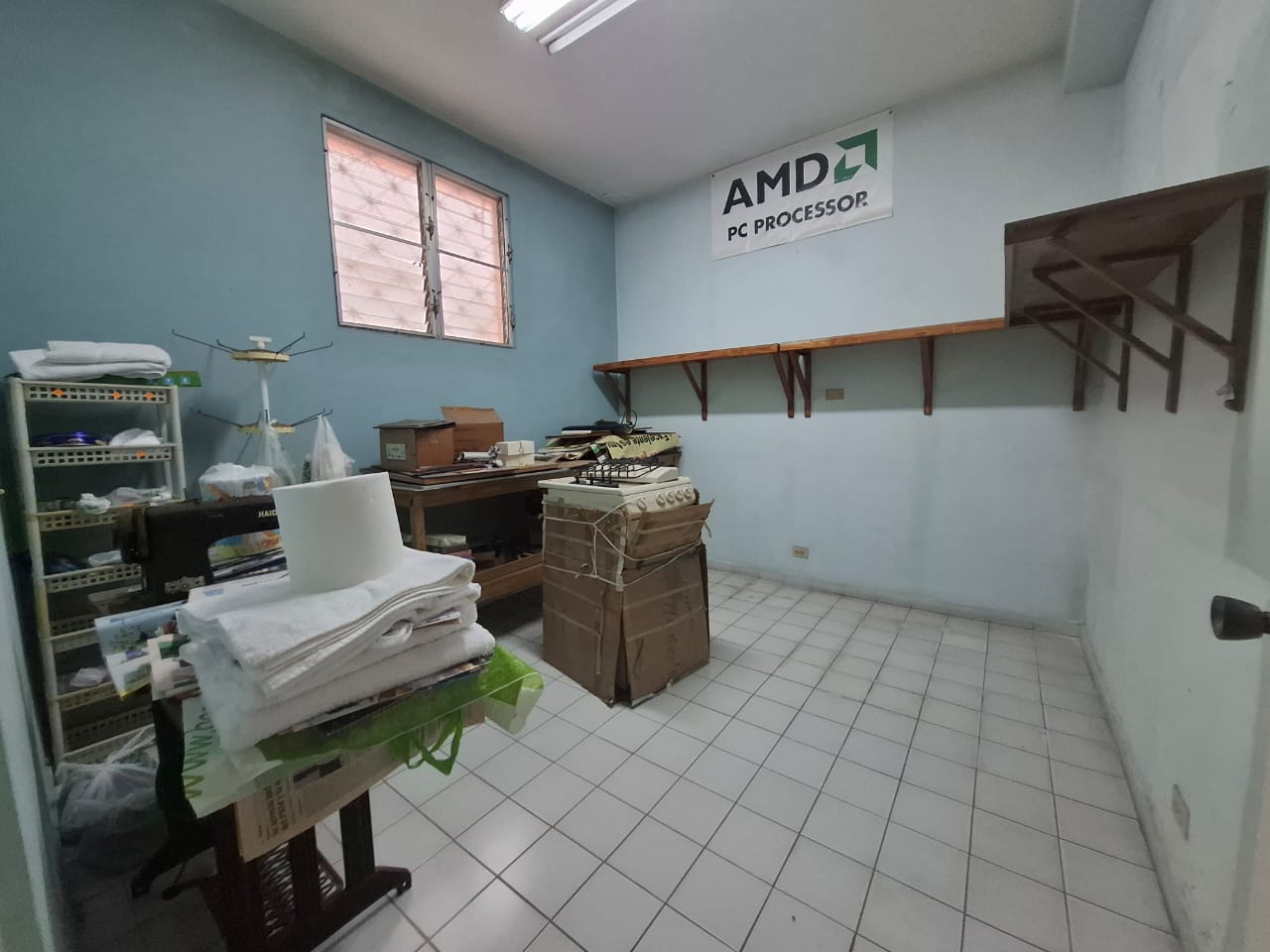 casas - Casa y local comercial en Zona Universitaria  9
