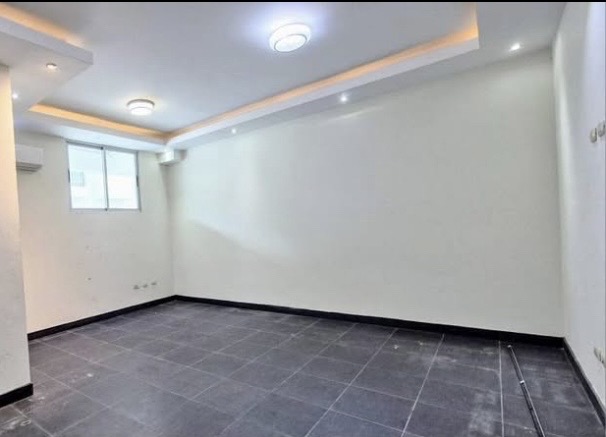 oficinas y locales comerciales - se alquila oficina  7