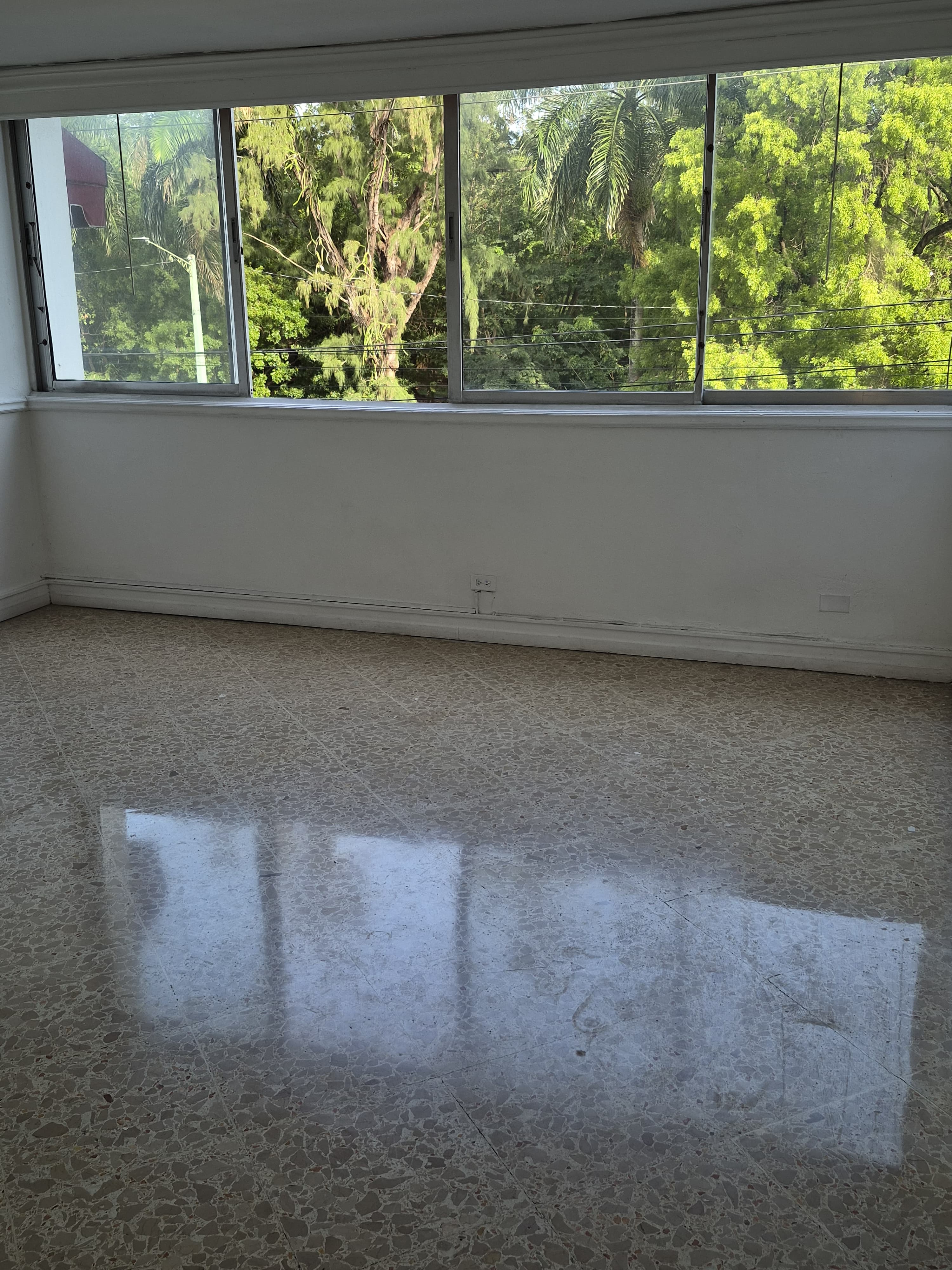 apartamentos - *OFERTA* Av. Anacaona  Apartamento Clasico 3 Hab,2 7