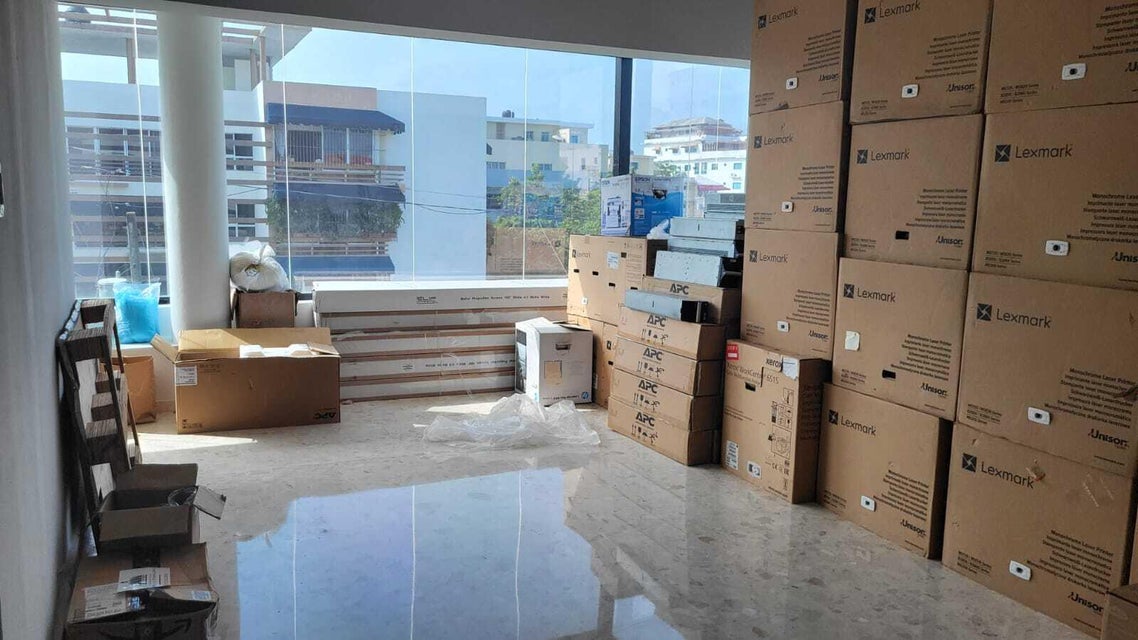 oficinas y locales comerciales - Oficina en alquiler en el Millón 3