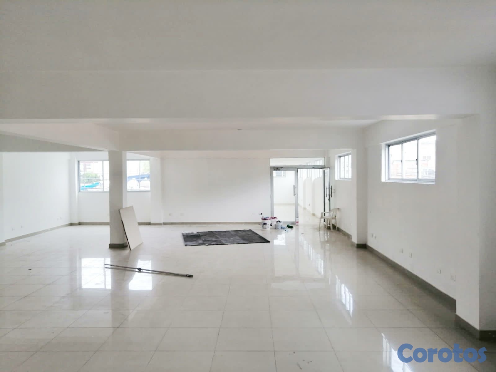 oficinas y locales comerciales - Local céntrico en serralles 2