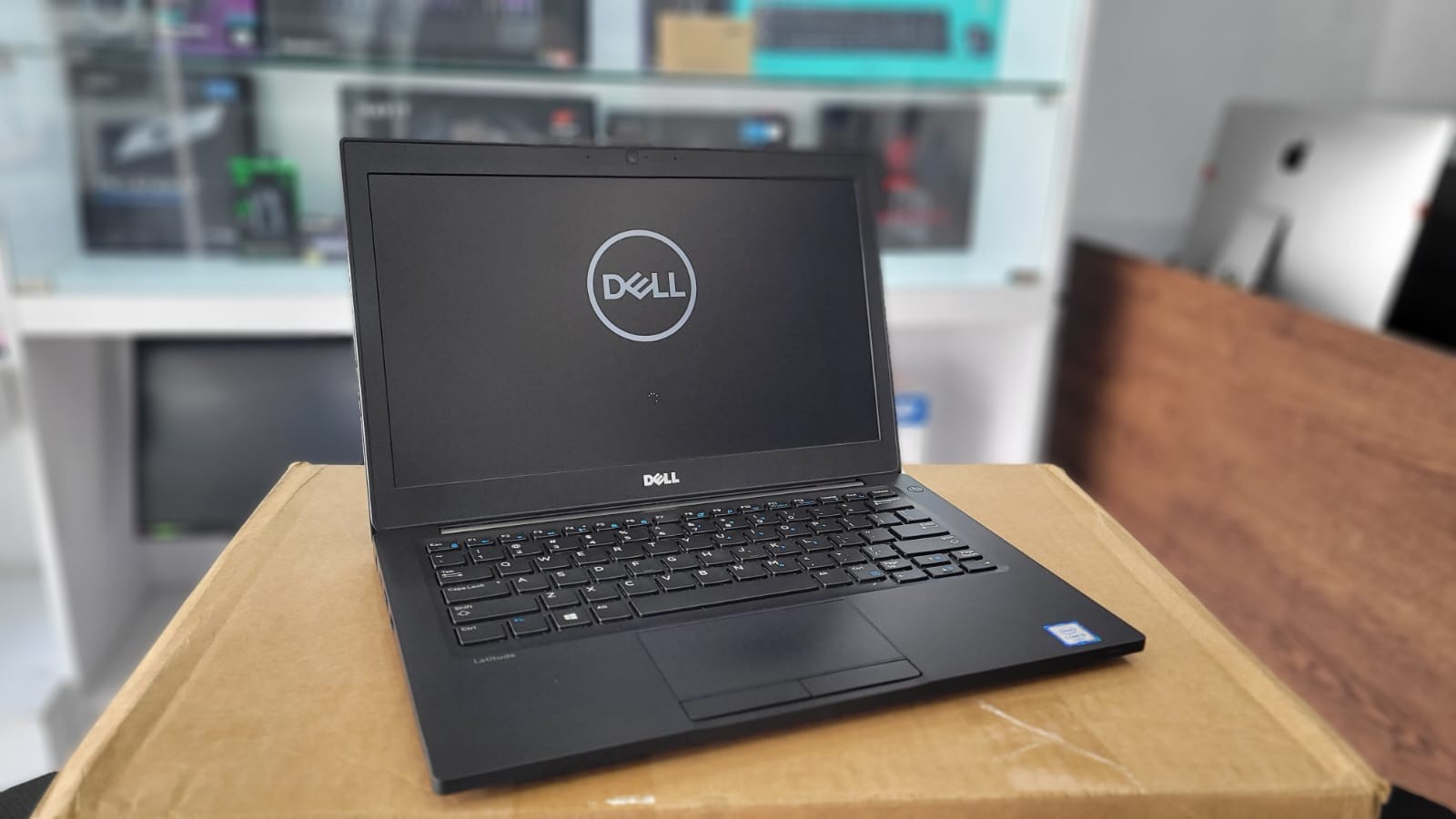 computadoras y laptops - LAPTOP i5 6TA DELL 8GB/128SSD 13PLG TECLADO ILUMINADO 1