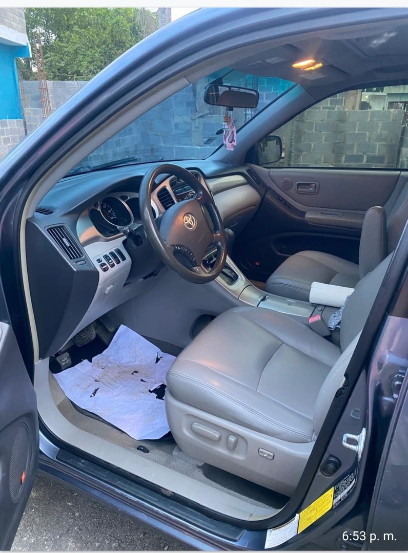 jeepetas y camionetas - Se vende Toyota Highlander 2007 580 mil negociable nueva para su Año  7
