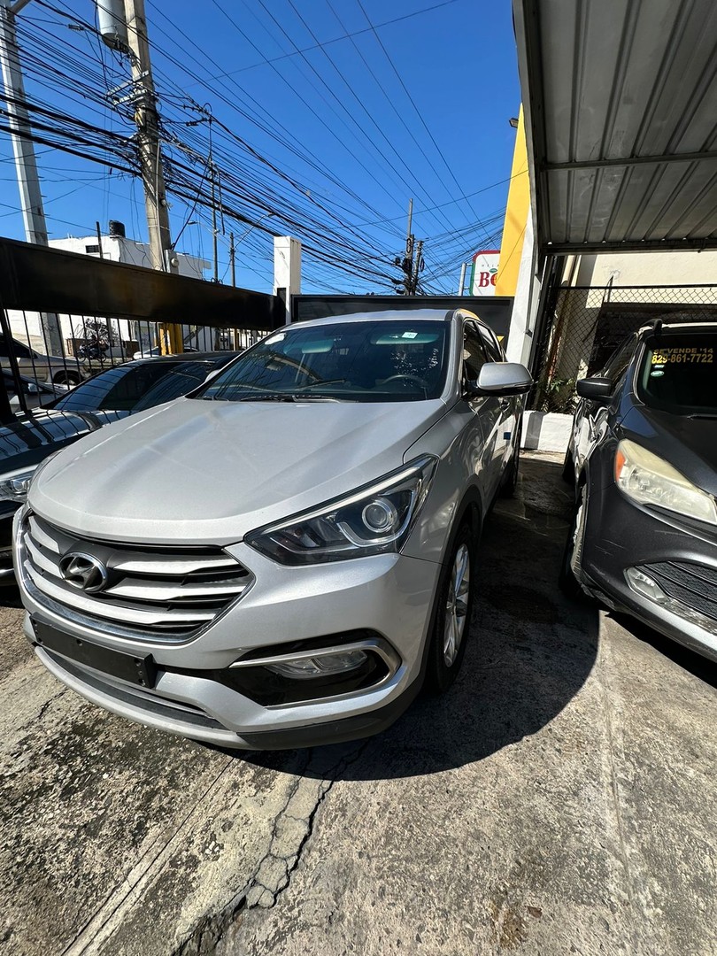 jeepetas y camionetas - HYUNDAI SANTA FE 2018 GRIS 2