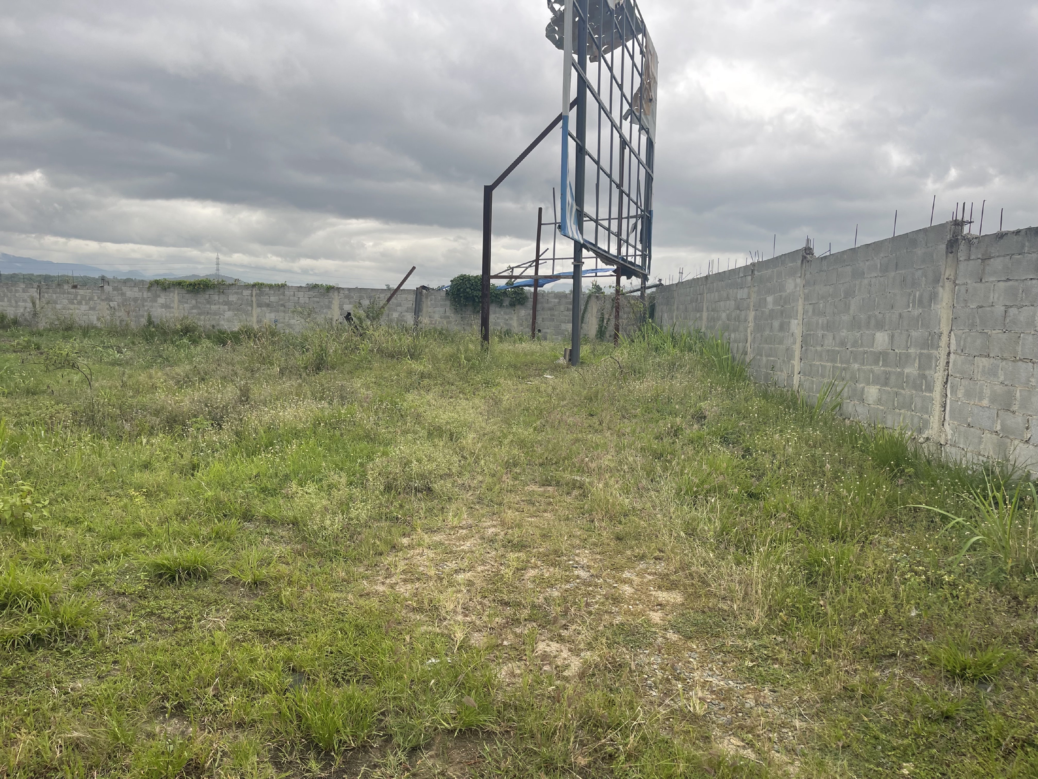 solares y terrenos - vendo Terreno Industrial en la Circunvalación de Santo Domingo  1