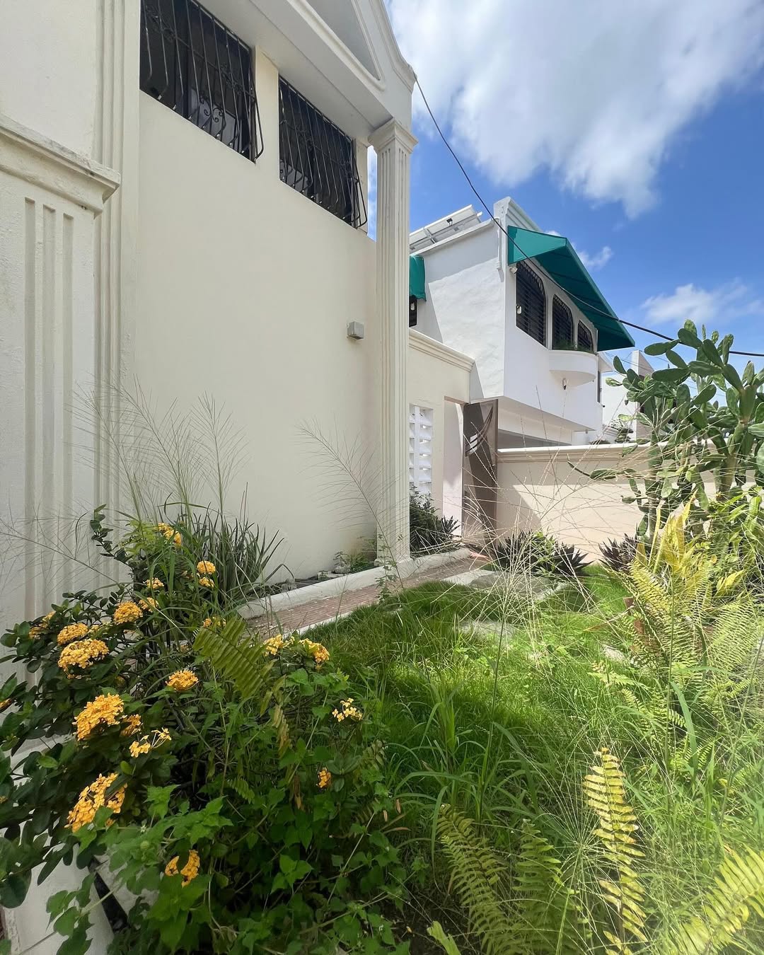 apartamentos - Casa en venta en Las Praderas de dos niveles  0