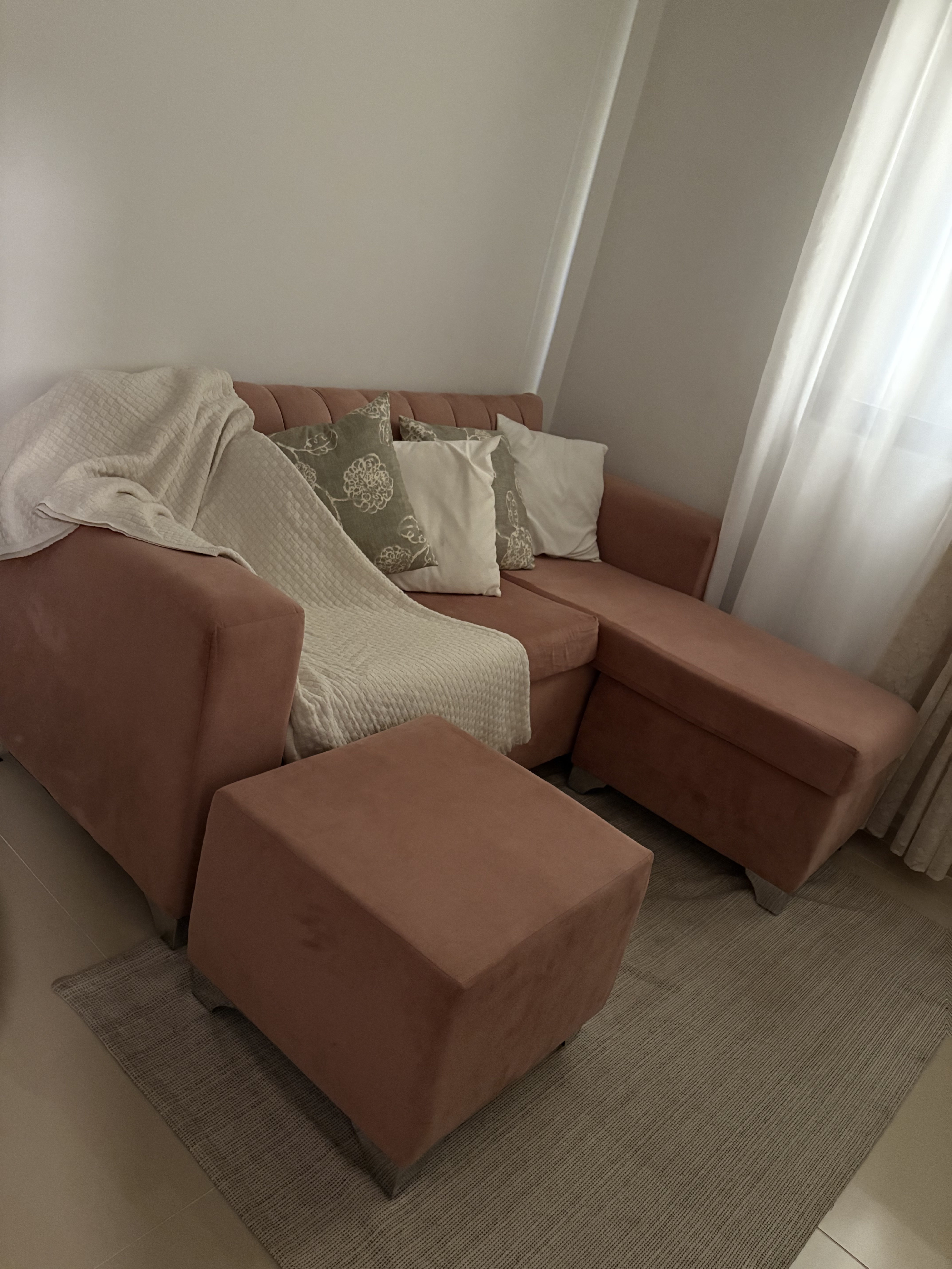 muebles y colchones - se vende sofá tipo L con poco tiempo de uso 0