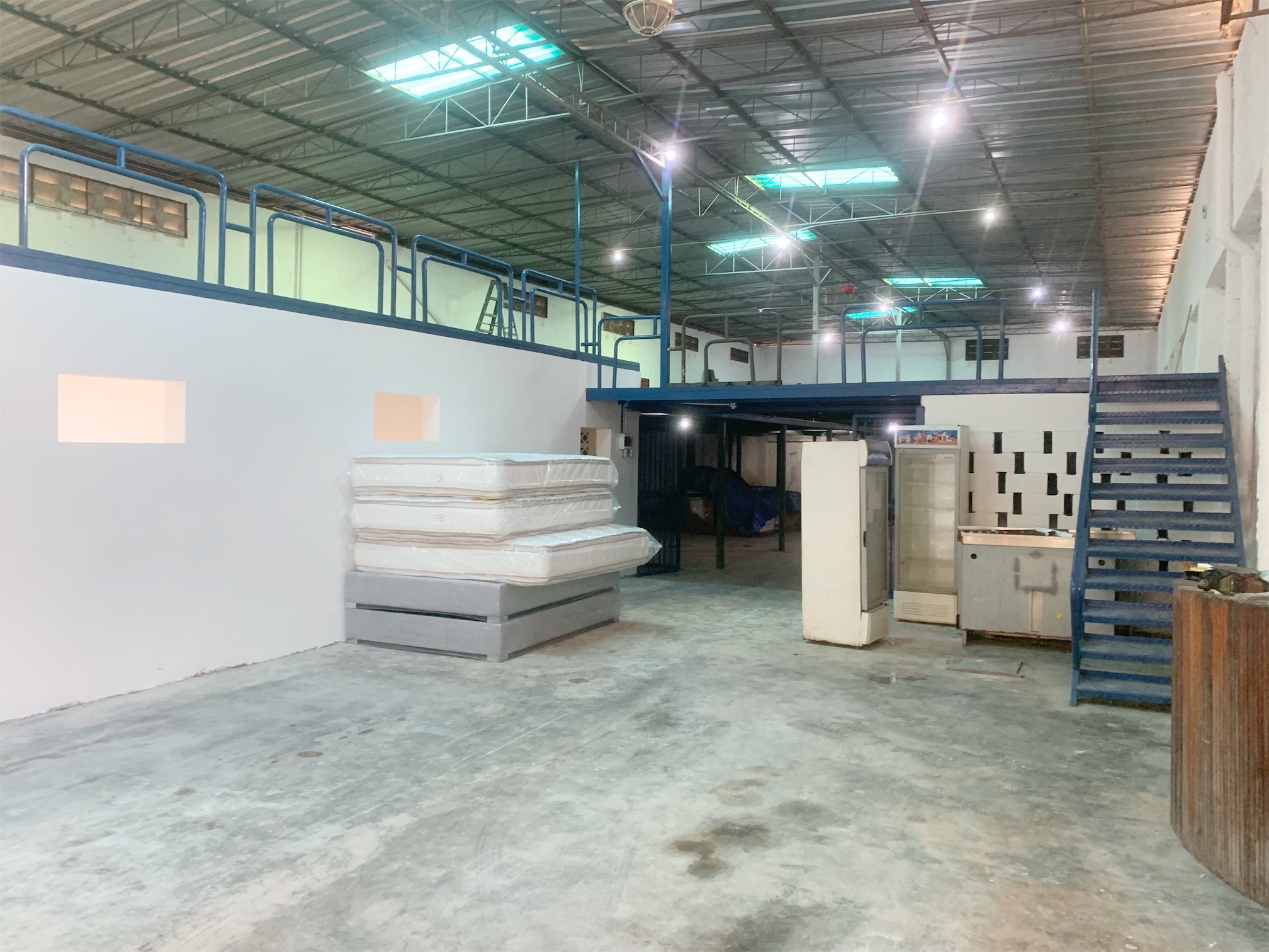 oficinas y locales comerciales - De oportunidad nave en alquiler 6