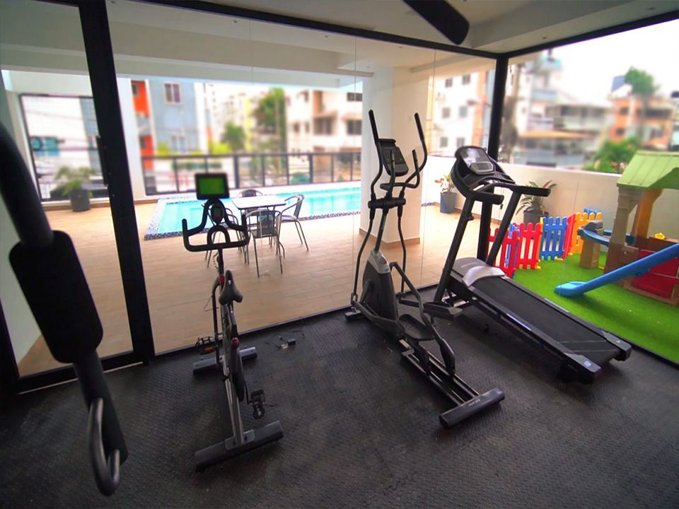 apartamentos - Se alquila apartamento  amueblado con piscina y Gym en Evaristo Morales 8