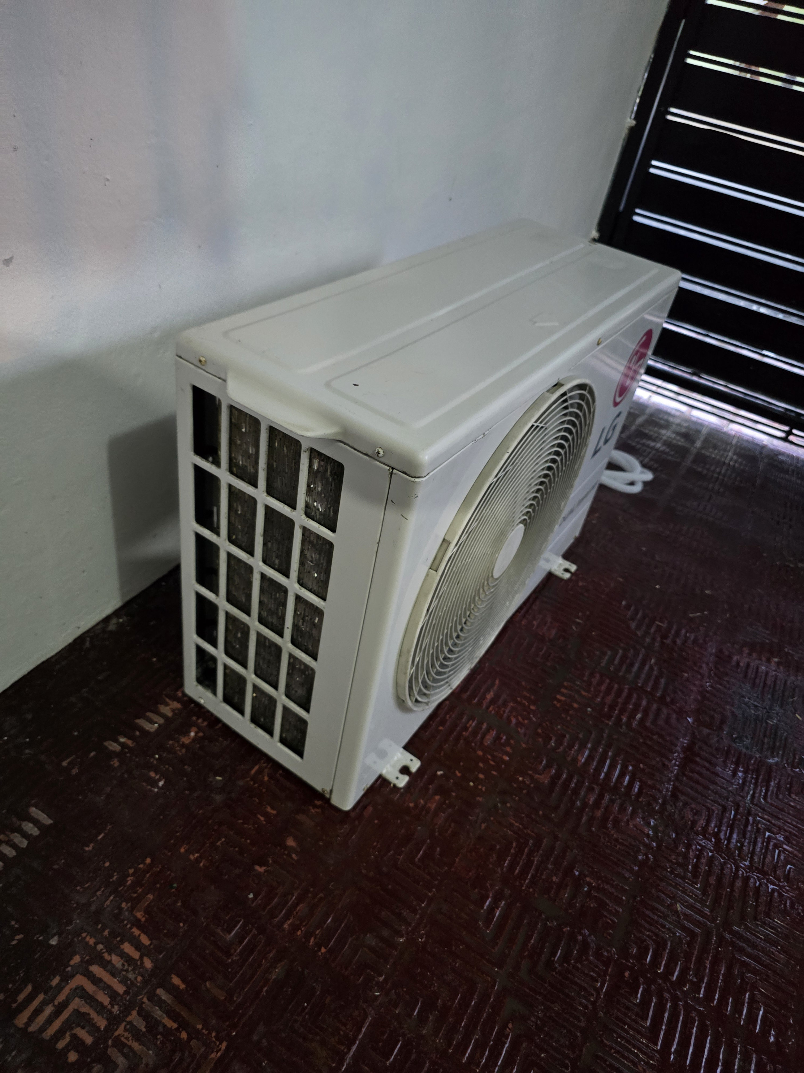 aires acondicionados y abanicos - aire acondicionado LG inverter de 18000btu luz 220 3