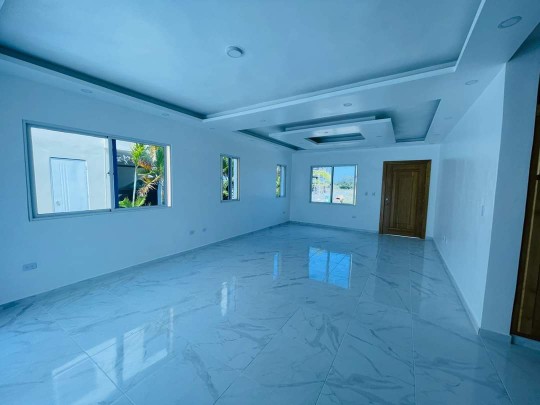 casas - Casa moderna en un residencial privado a 5 minutos de playa dorada  1