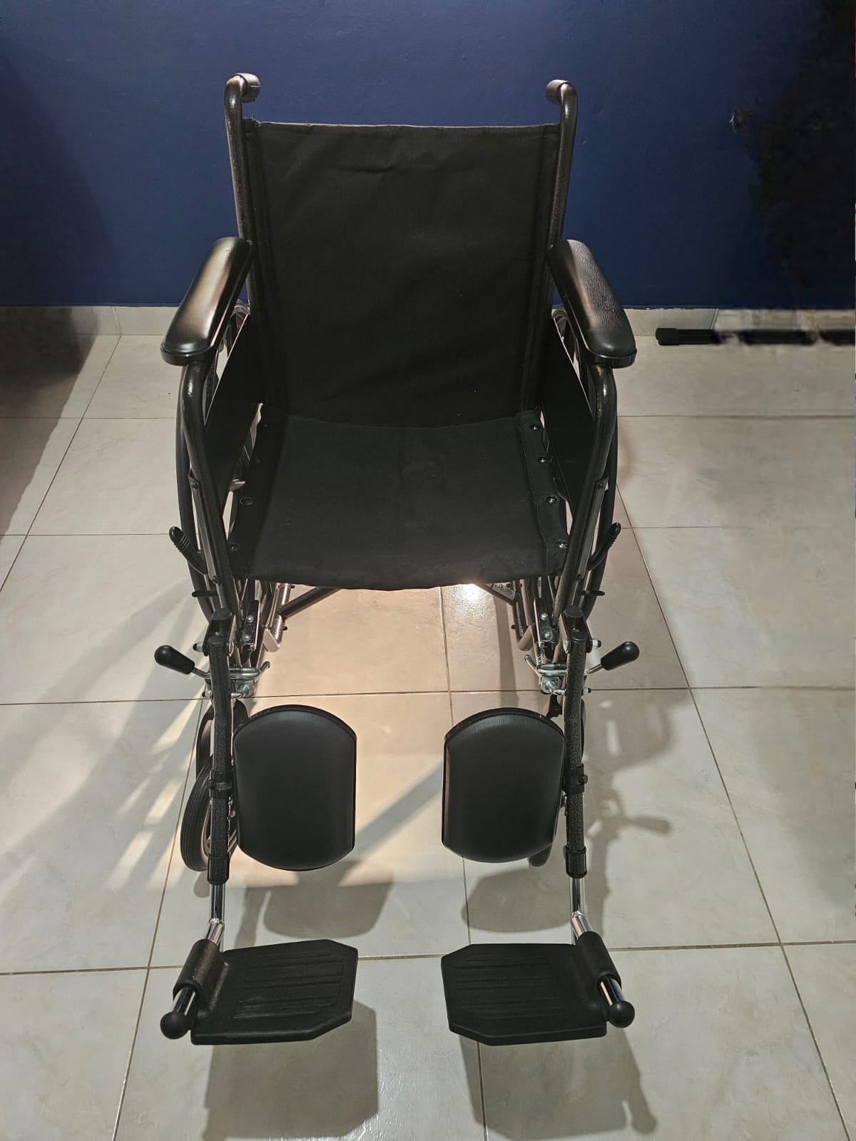 salud y belleza - Se Vende Silla de Ruedas como nueva  4