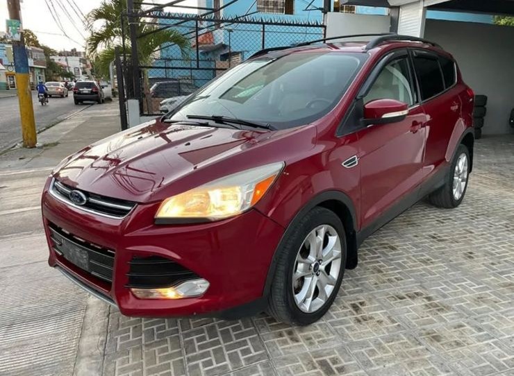 jeepetas y camionetas - Ford Escape Full 2013 – En excelentes condiciones 0